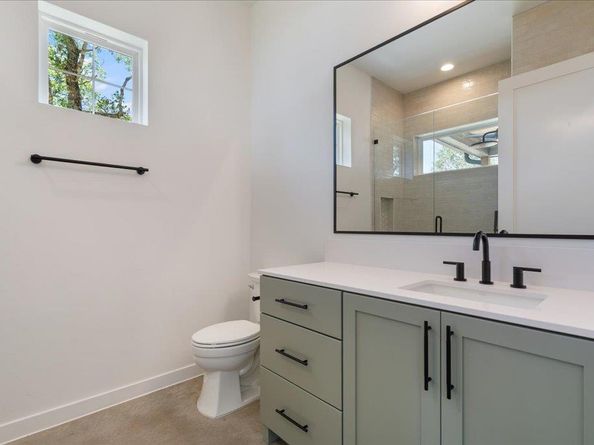 8609 Nina LN, Jonestown TX 78645