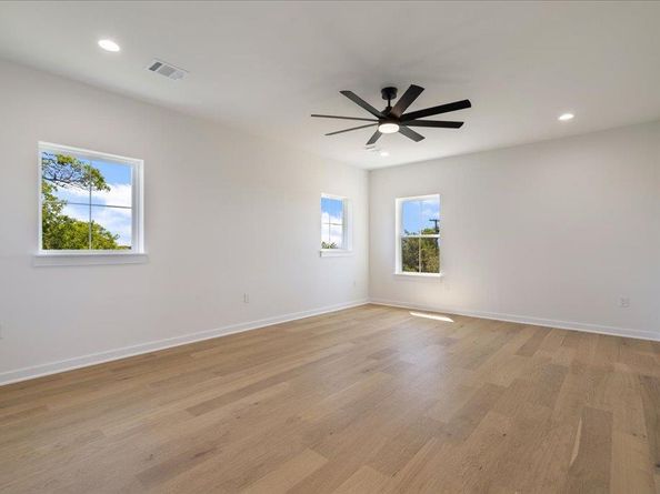 8609 Nina LN, Jonestown TX 78645