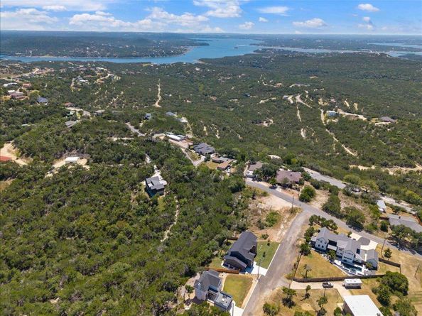 8609 Nina LN, Jonestown TX 78645