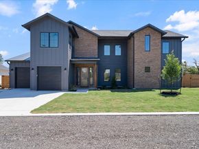 8609 Nina LN, Jonestown TX 78645