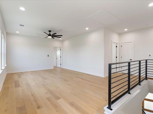 8609 Nina LN, Jonestown TX 78645