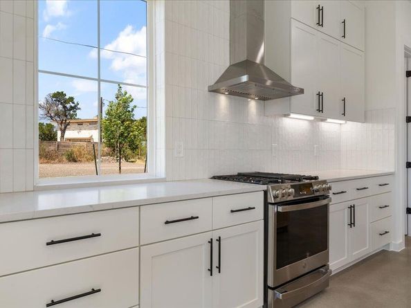 8609 Nina LN, Jonestown TX 78645