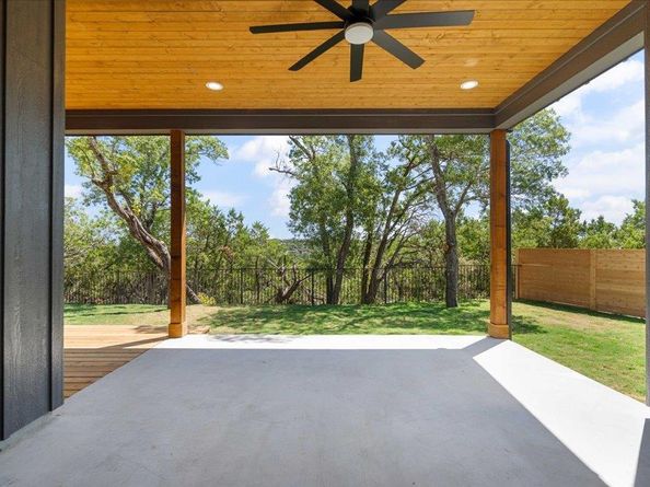 8609 Nina LN, Jonestown TX 78645