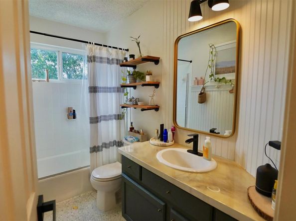 2106 Bluebonnet DR, Round Rock TX 78664