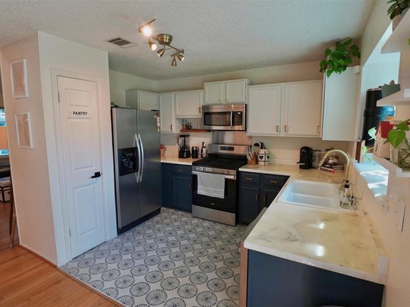 2106 Bluebonnet DR, Round Rock TX 78664