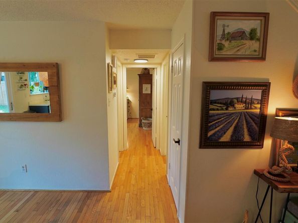 2106 Bluebonnet DR, Round Rock TX 78664