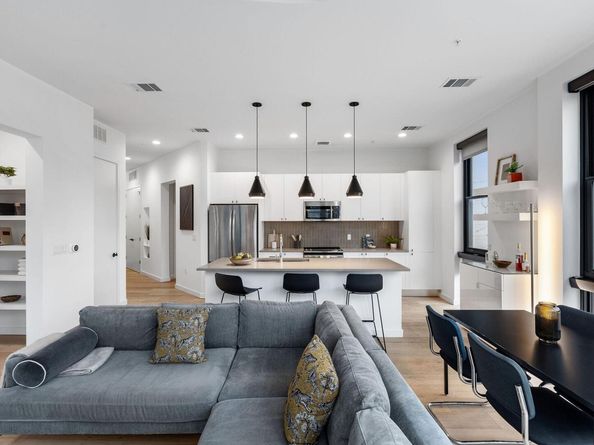 800 Embassy DR 236, Austin TX 78702