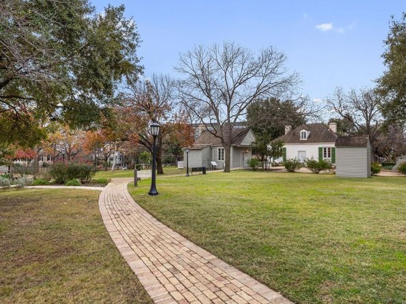 800 Embassy DR 236, Austin TX 78702
