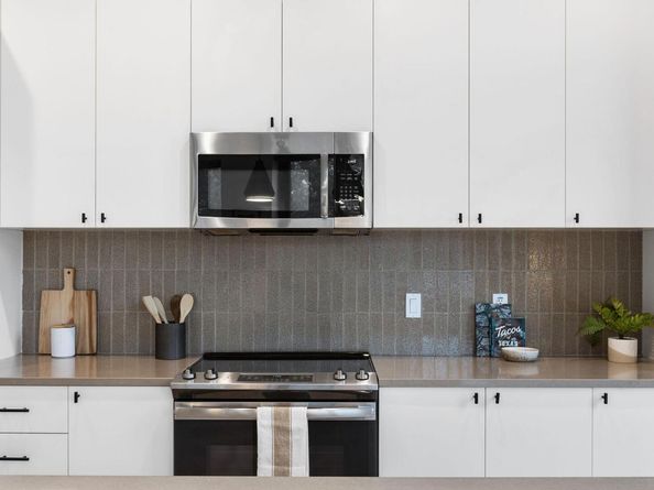 800 Embassy DR 236, Austin TX 78702