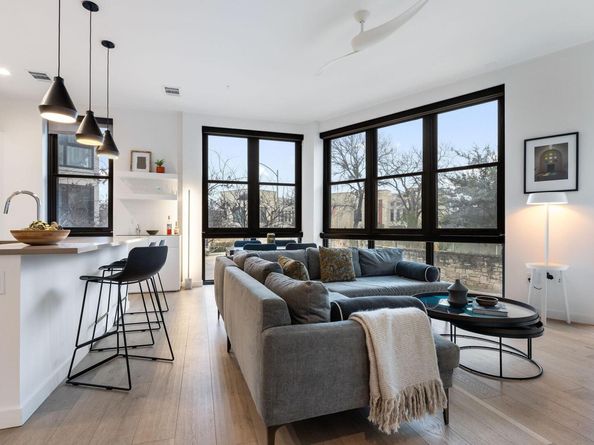 800 Embassy DR 236, Austin TX 78702