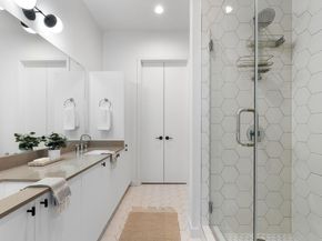 800 Embassy DR 236, Austin TX 78702