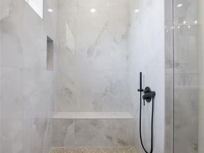 18305 Lake Oaks DR, Jonestown TX 78645