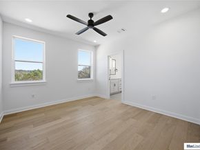 18305 Lake Oaks DR, Jonestown TX 78645