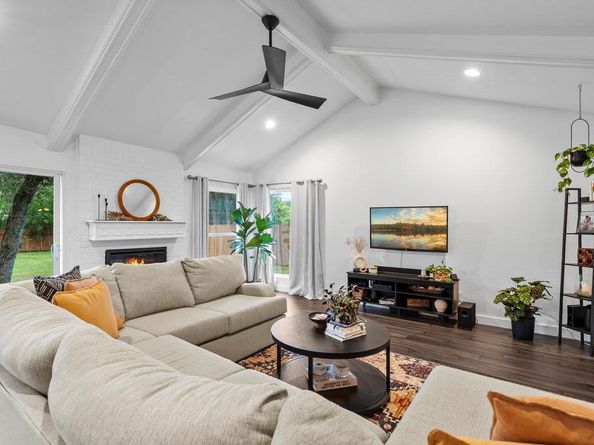 9308 Meadowheath DR, Austin TX 78729