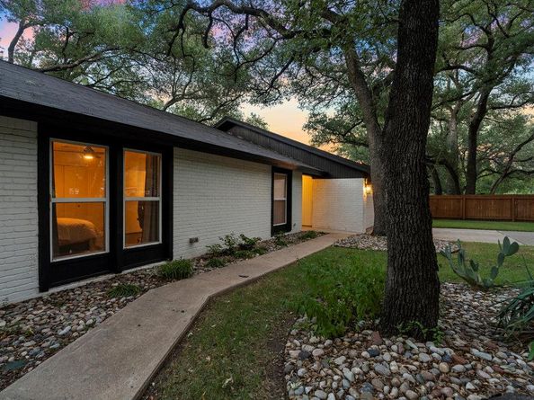 9308 Meadowheath DR, Austin TX 78729