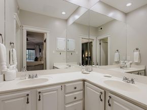 1741 Spyglass DR 1223, Austin TX 78746