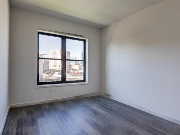 800 Embassy DR 233, Austin TX 78702