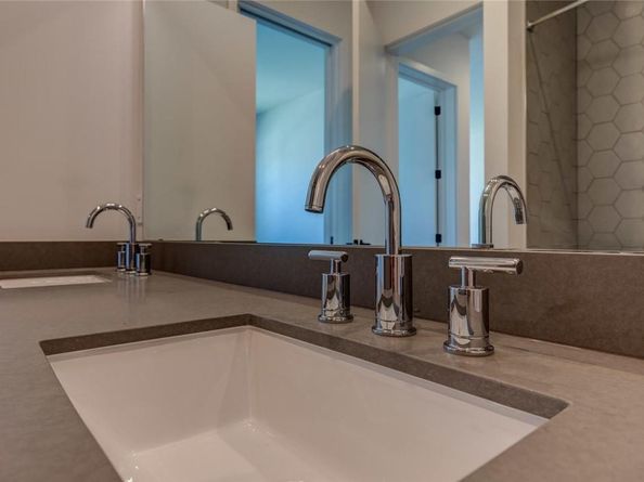 800 Embassy DR 233, Austin TX 78702