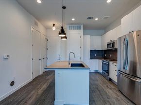 800 Embassy DR 233, Austin TX 78702