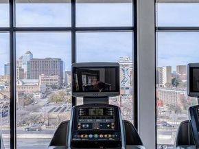 800 Embassy DR 233, Austin TX 78702