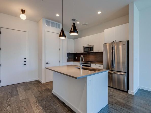800 Embassy DR 233, Austin TX 78702