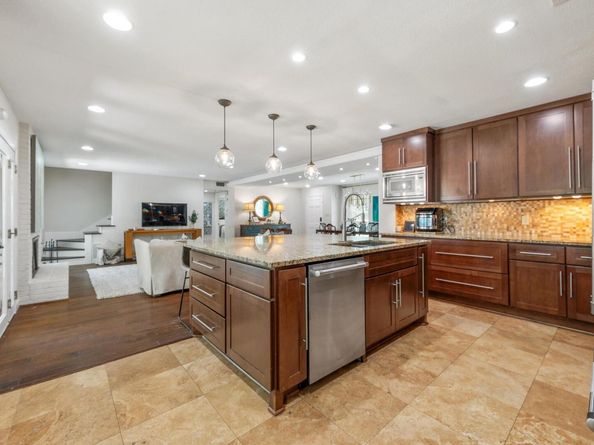 4300 Lostridge DR, Austin TX 78731
