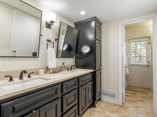 4300 Lostridge DR, Austin TX 78731