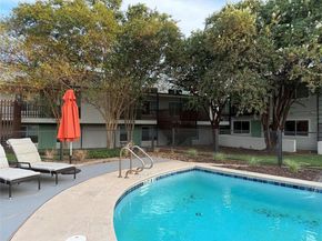 2200 Dickson DR 127, Austin TX 78704