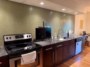 2200 Dickson DR 127, Austin TX 78704