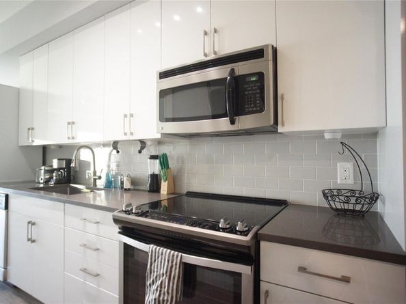 6444 Burnet RD 305, Austin TX 78757