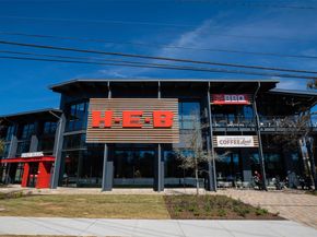 1404 Norwalk LN 204, Austin TX 78703