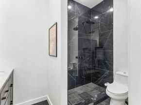 1404 Norwalk LN 204, Austin TX 78703