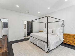 1404 Norwalk LN 204, Austin TX 78703