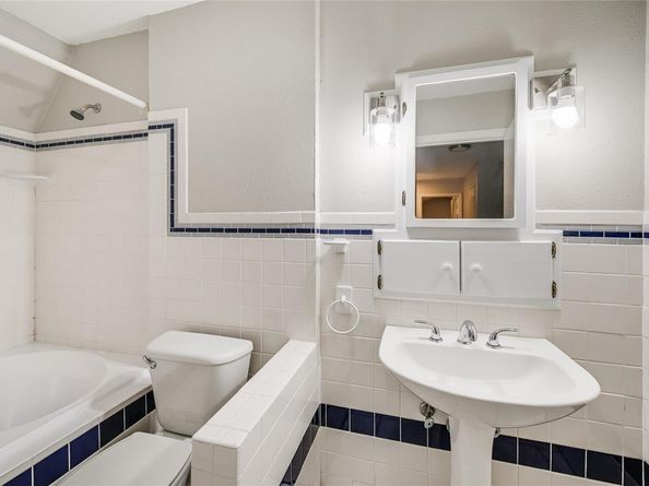 5913 Little Creek TRL, Austin TX 78744