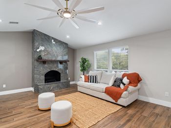 803 Glen RD