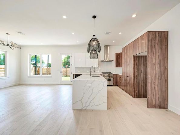 200 Tillery SQ 1, Austin TX 78702