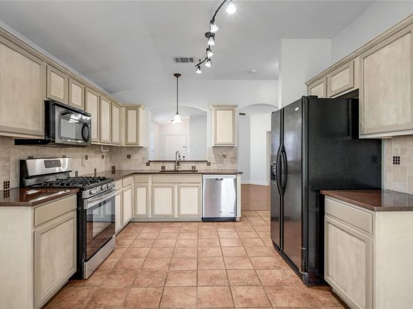 1005 Remington DR, Leander TX 78641