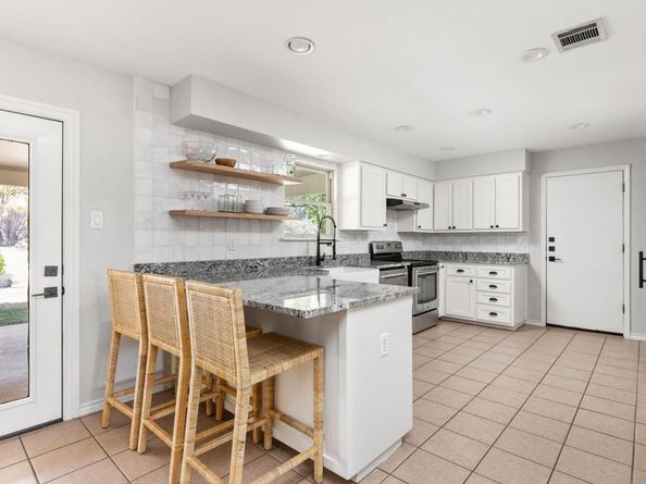 7008 Chinook DR, Austin TX 78736