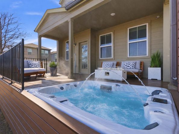7120 Silver Star LN, Austin TX 78744