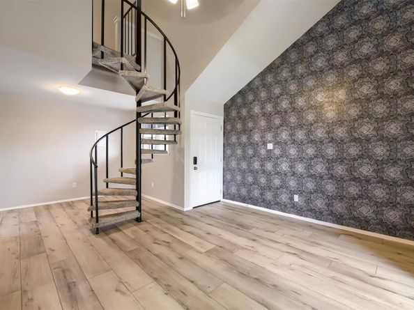 1840 Burton DR 144, Austin TX 78741