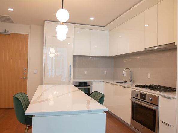 44 East Ave 1802, Austin TX 78701