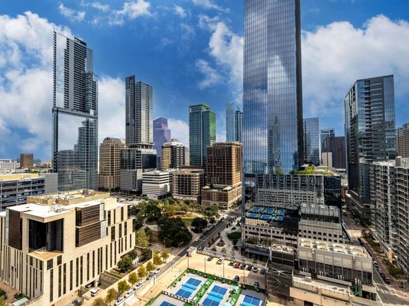 360 Nueces ST 2105, Austin TX 78701