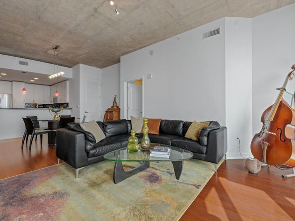 360 Nueces ST 2105, Austin TX 78701