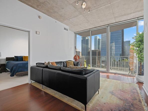 360 Nueces ST 2105, Austin TX 78701