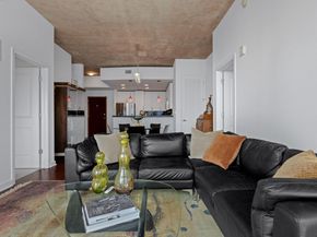 360 Nueces ST 2105, Austin TX 78701