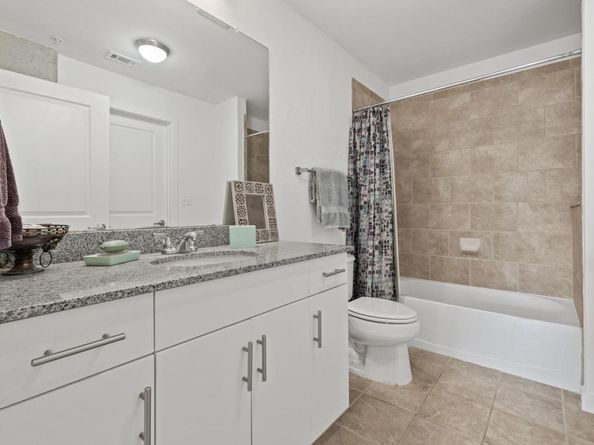 360 Nueces ST 2105, Austin TX 78701