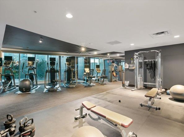 360 Nueces ST 2105, Austin TX 78701