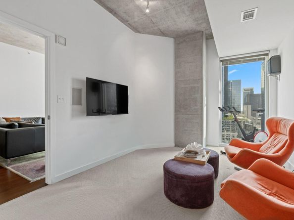 360 Nueces ST 2105, Austin TX 78701