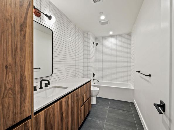 84 East Ave 2108, Austin TX 78701