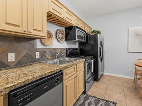 2106 Cullen Ave 206, Austin TX 78757